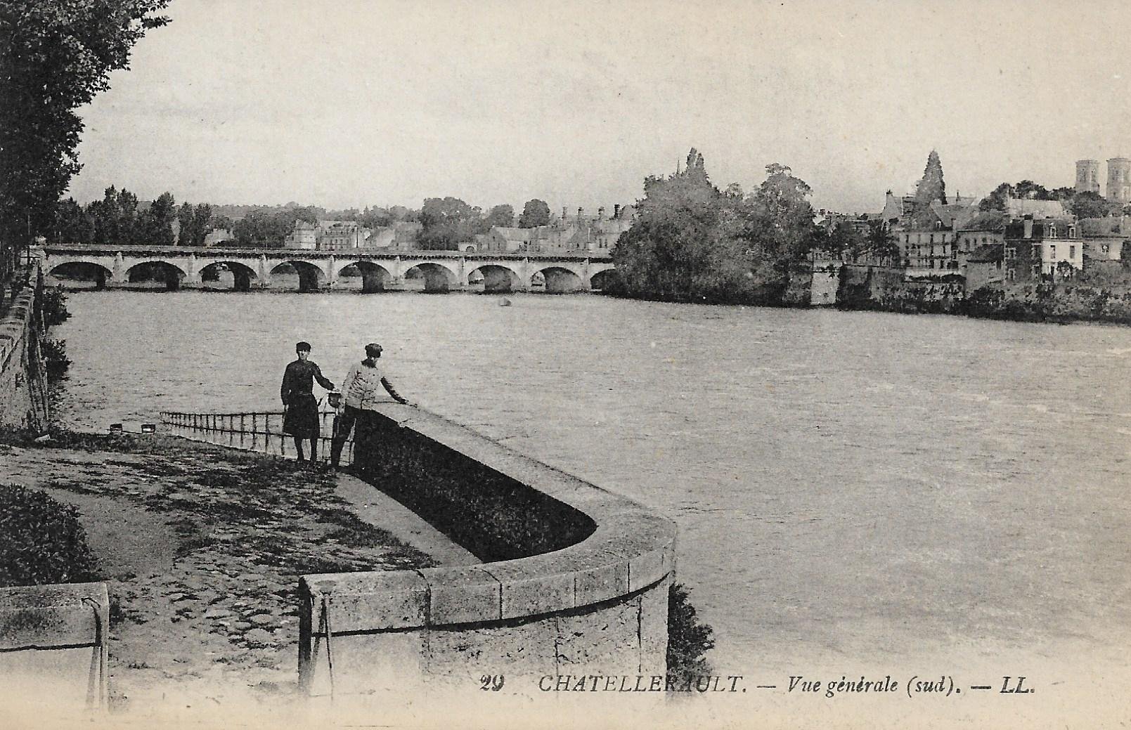 /France/FR_place_1903-1938_CHATELLERAULT. Vue generale LL pub.jpg